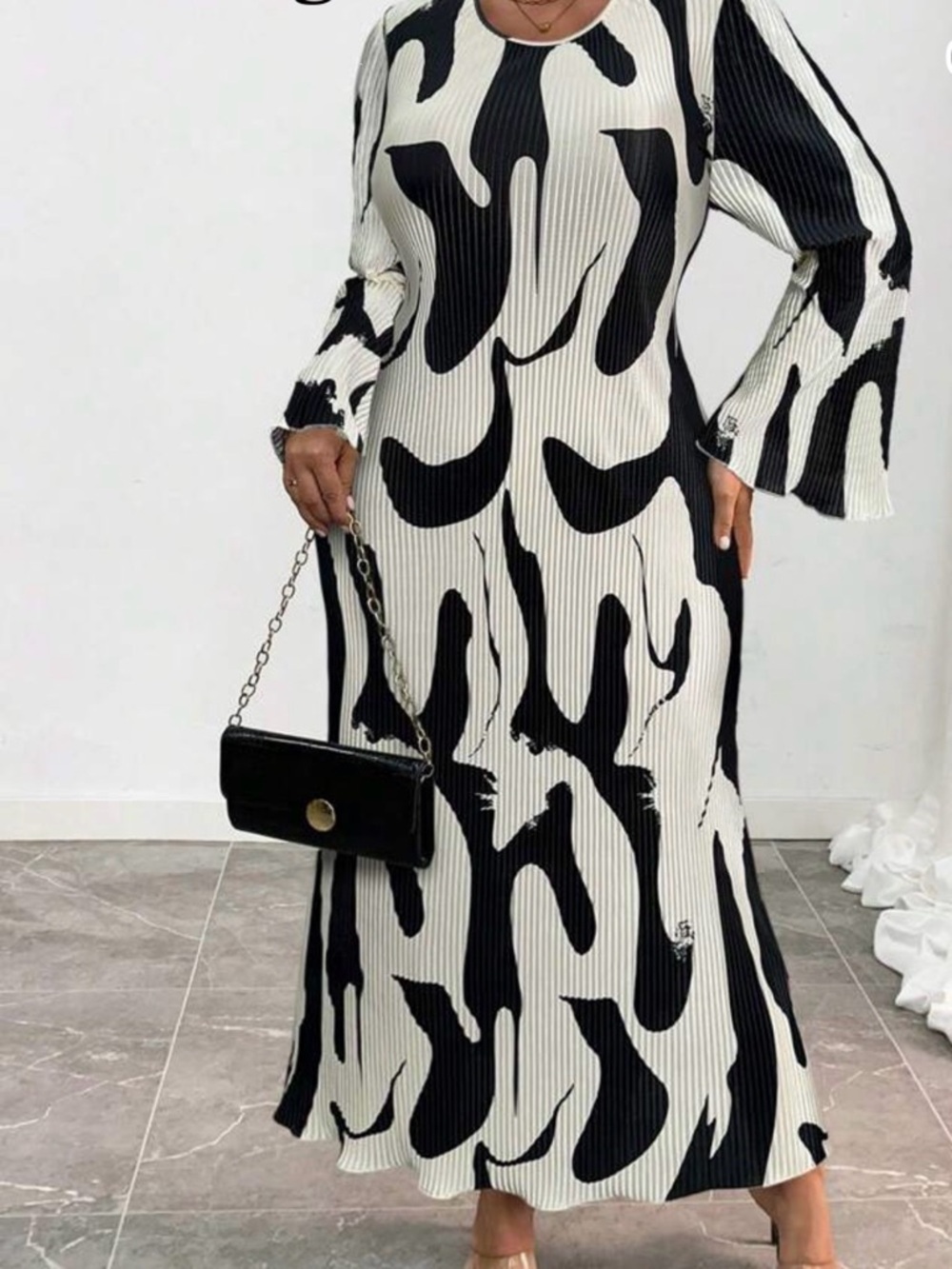 SHEIN Black and White Abstract Ribbed Long Sleeve Maxi Dress